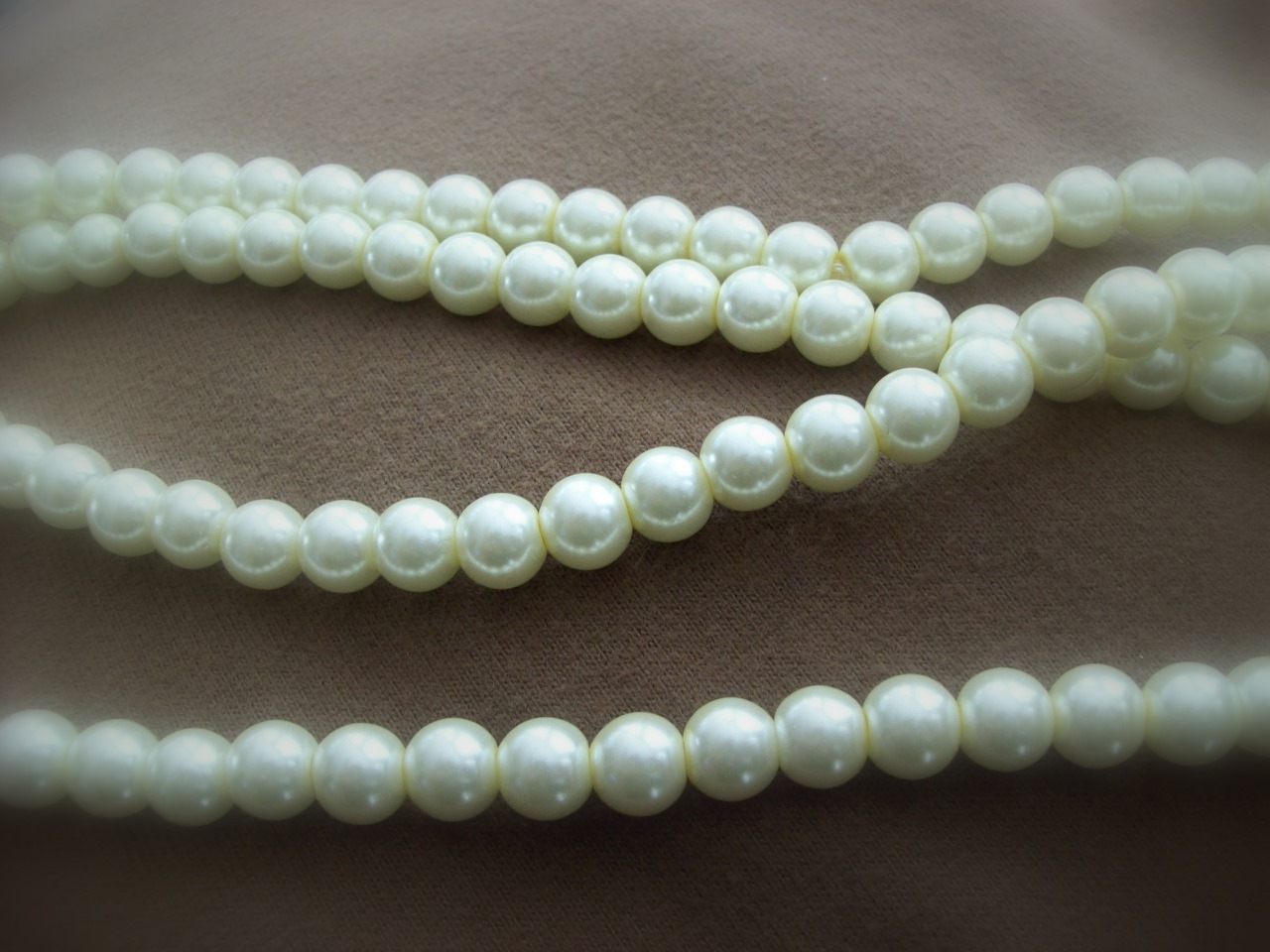 Ivory enameled 10mm glass pearls